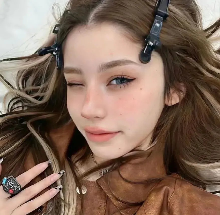 邪恶的蕾丝莉